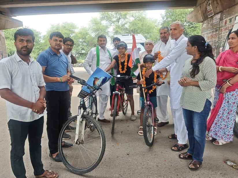 Two daughters set out on a bicycle journey to Delhi to save the forest