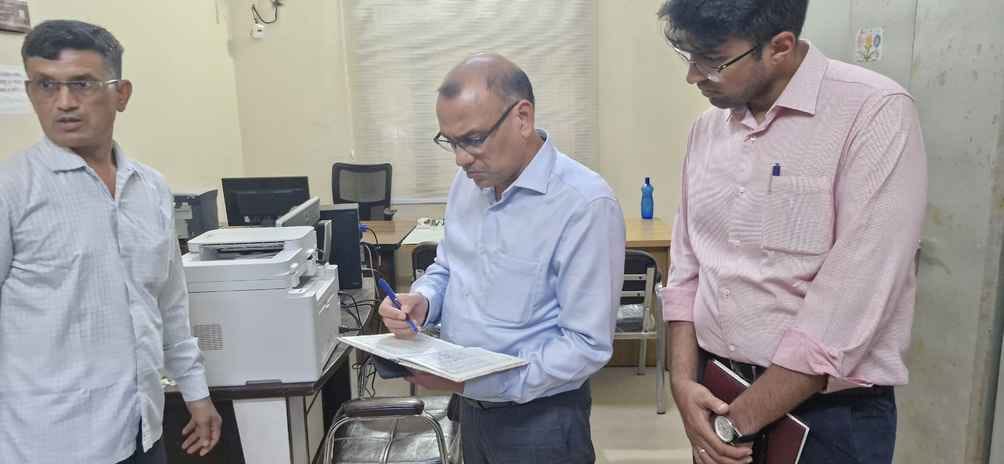 Deputy commissioner inspected the tehsil and block officeDeputy commissioner inspected the tehsil and block office