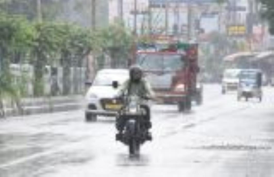 There is no chance of good rain in Lucknow for three days
