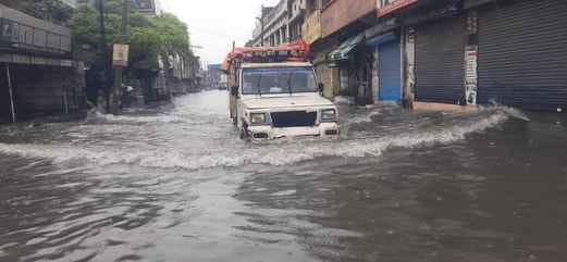 Traffic halted in the city due to waterlogging due to torrential rain