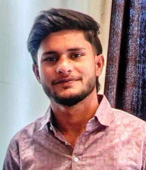 Pradhan's son died due to electric shock when iron rod touched high tension wire
