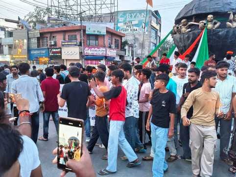 Youth protest against teacher Manisha murder case