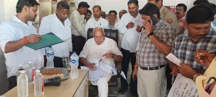 Siddharthnagar News: Farmer told the minister- took only phosphate, did not know about urea