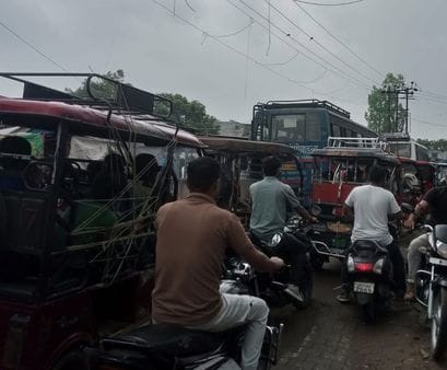 Private buses have become a problem, they cause traffic jams on Mela Maidan Road