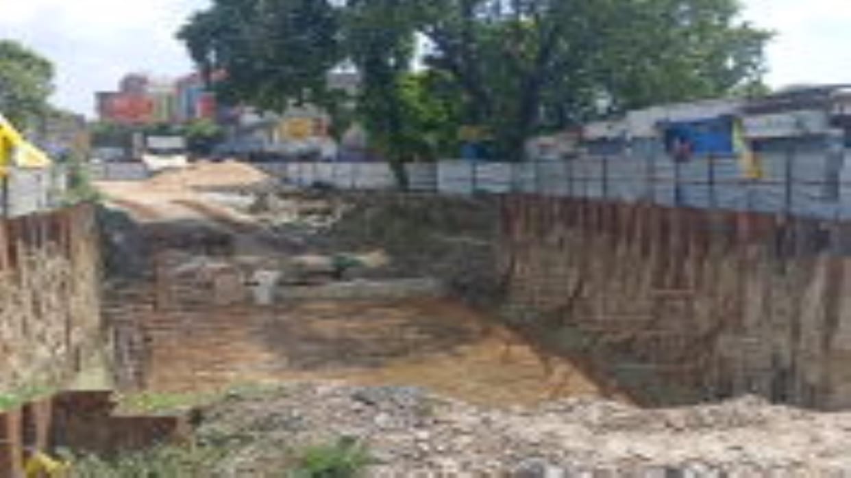 Delay in construction of overbridge and underpass...will have to face the problem of traffic jam