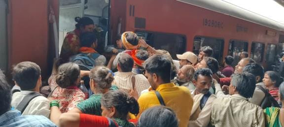 Devotees who came to witness the birth anniversary are returning