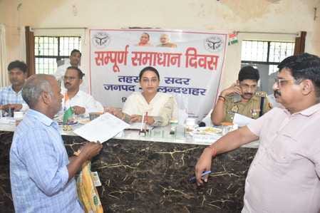 DM sahab... the dealer does not give full ration, take action