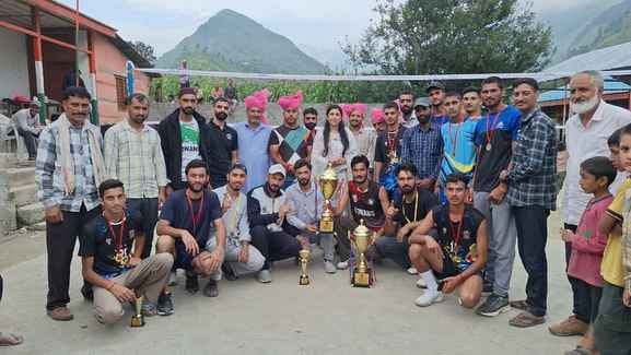 Chandal's team won the title in volleyball