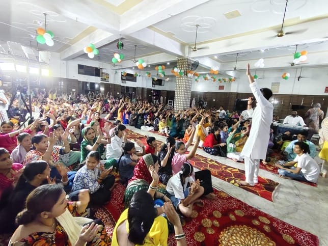 Devotees are mesmerized by listening to Radha-Krishna bhajans