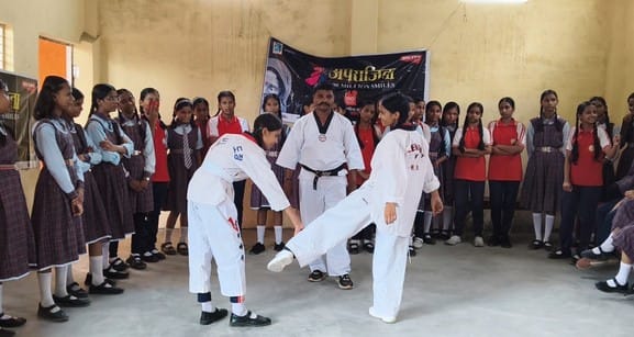 Do not be afraid of bullies, do not tolerate harassment, face it boldly