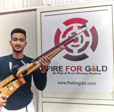 Arpit won the gold medal in 10 meter youth man rifle