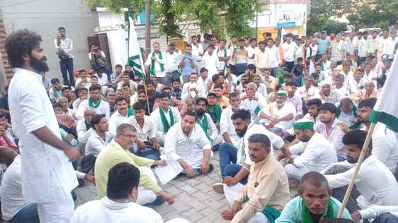 Bhakiyu officials stayed till night to resolve the problems