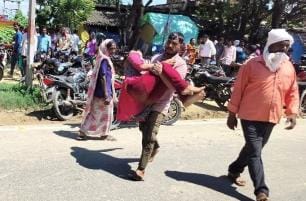 A teenage girl fainted while waiting in the queue for urea