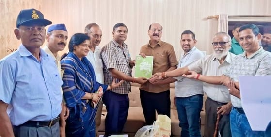 Villagers met the Forest Minister and the Speaker of the Assembly to demand Bindukhatta Revenue Village