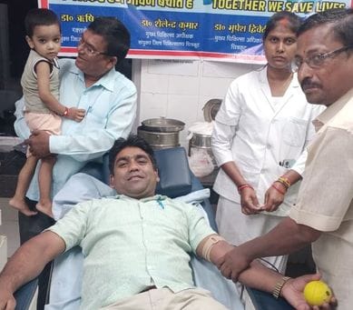 Blood bank worker donated blood to an innocent child