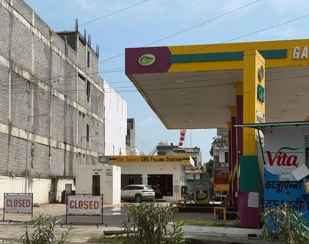 CNG station closed due to pipeline leakage in Yamuna