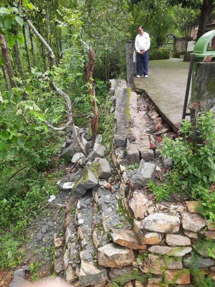 RAUMAVI SALAN is in danger due to collapse of security wall