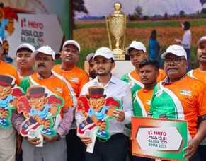 Muzaffarpur Bihar news :hockey mens cup cup reached at muzaffarpur dm motivate says pride bihar