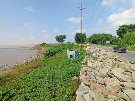 Cutting near the spur built to protect NH-31 from backflow