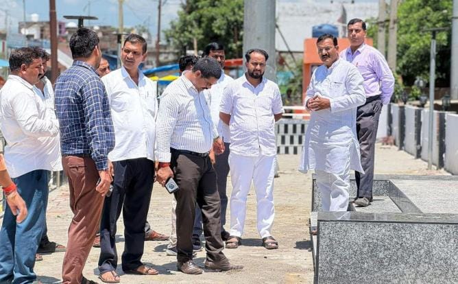 Siddharthnagar News : Former minister inspected the park before inauguration