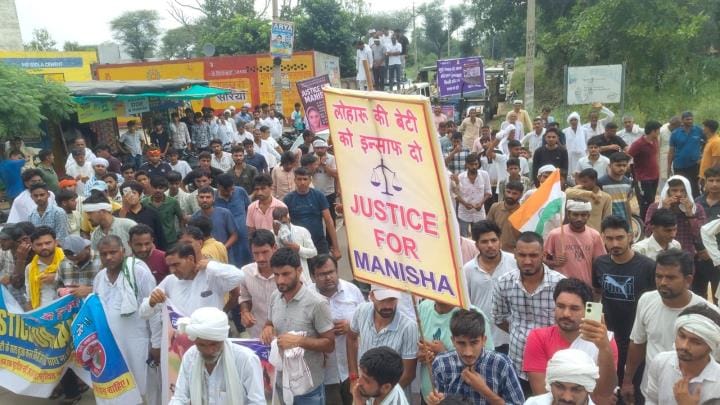 Villagers from 25 villages marched on foot demanding the arrest of the murder accused