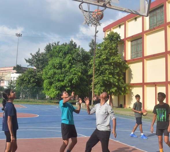 Players gave trials for state level basketball competition