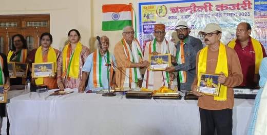 Poetess Munakka and scholar received Vidya Vachaspati award