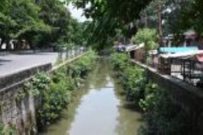 Drains remained open in the capital, work of covering them stopped