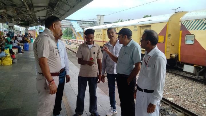 If you are found throwing garbage at the railway station, you will be given flowers to make you realize your mistake