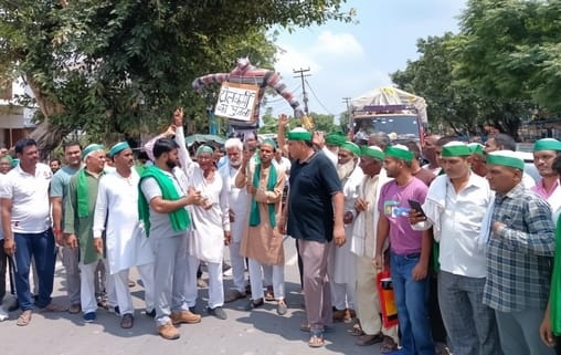 Bhakiyu burnt an effigy in protest against the assault on the jawan