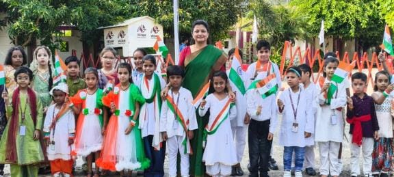 Children showed a unique confluence of patriotism and devotion in Vedam World School