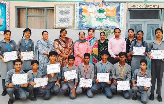 Students won prizes in art competition