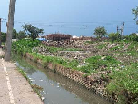 Garbage dumping zone made in residential area