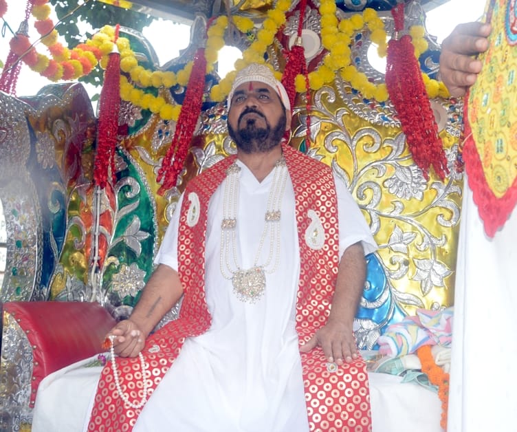 Procession of Baba Fulsande people taken out in the city