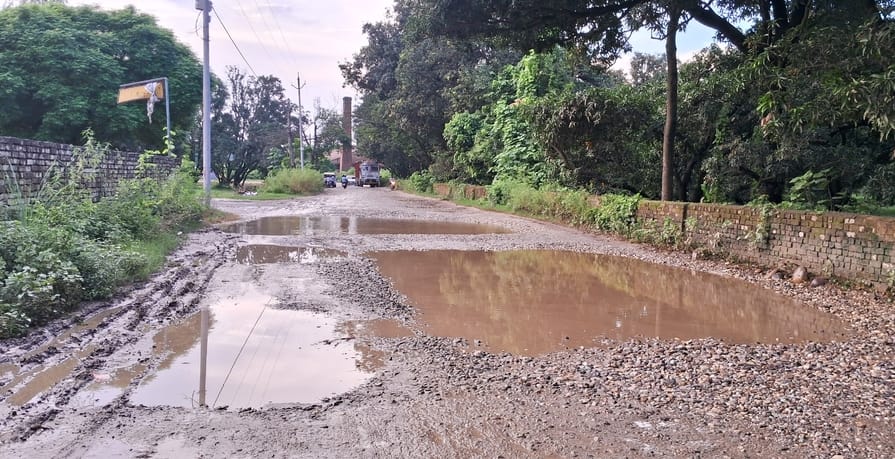 The condition of the road near Balawali bridge has not improved, there are potholes everywhere