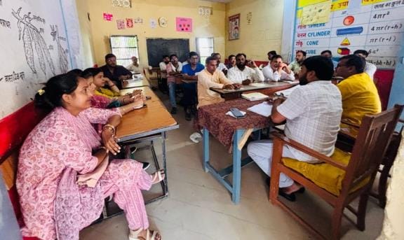 Teachers doing BLO duty 10 km away is wrong: Prakash