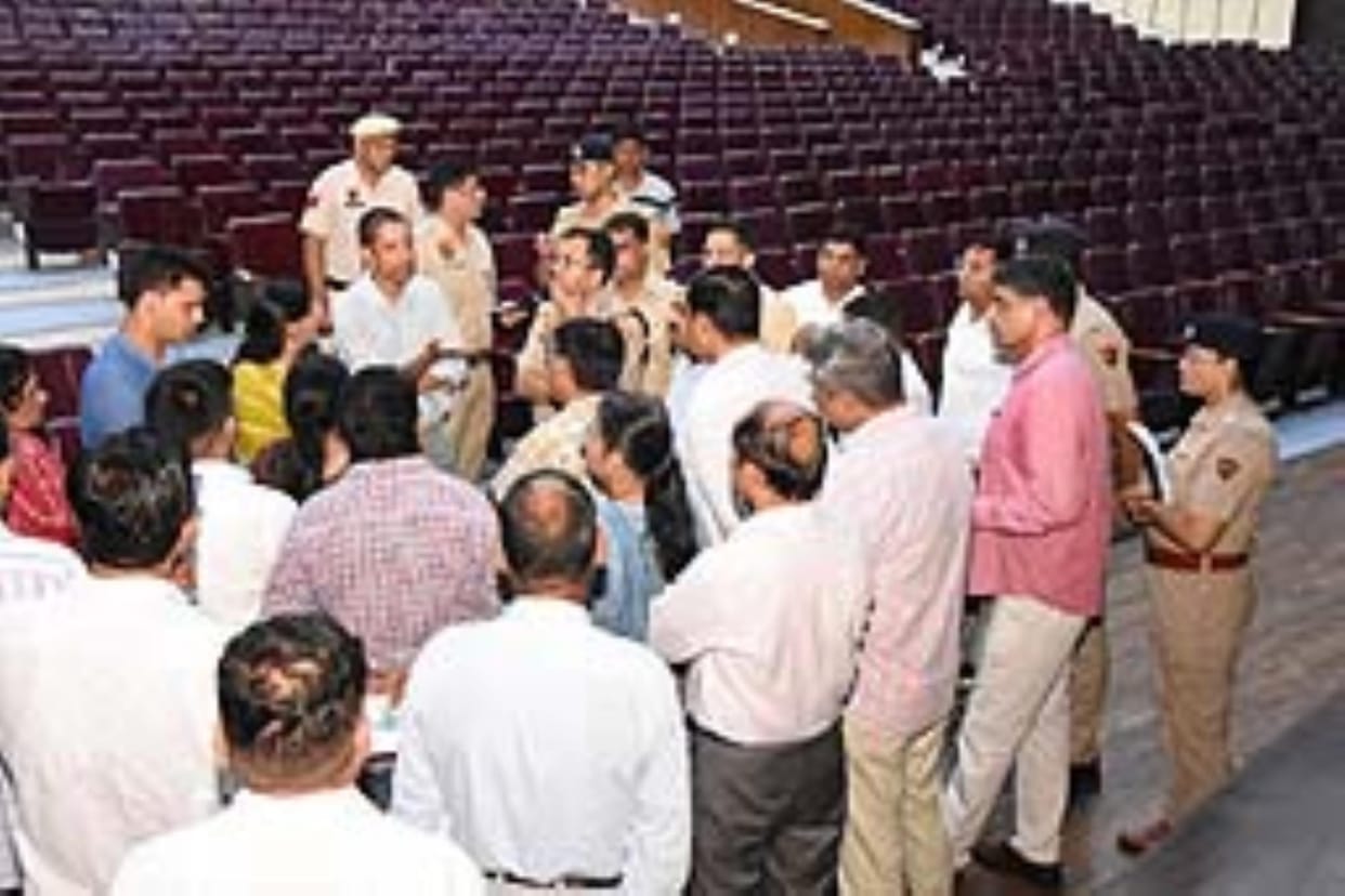 On World Entrepreneurship Day, the Chief Minister will give cheques worth Rs 1.14 crore to 22 startups