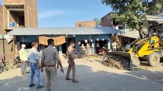 PWD removed temporary encroachment, traders said it was a show off