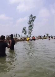 Rain water took the form of flood in Bhaini Surjan, villagers gathered to stop it