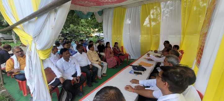 Teachers raised the issue of restoration of old pension