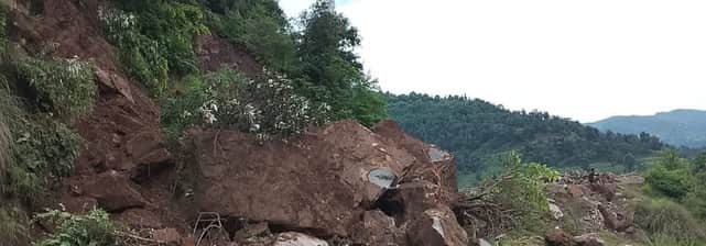 कोटरंका ख्वास सड़क पर गिरी पस्सी। संवाद