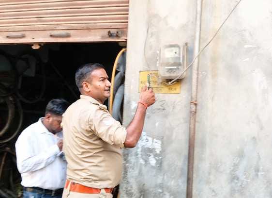 Vigilance team caught electricity theft at five places