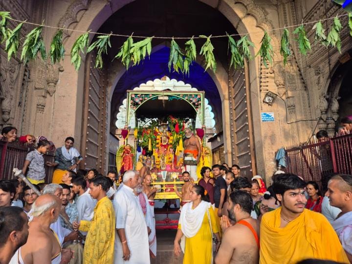 The log fair added colour to Nandotsav at Rangji Mandir