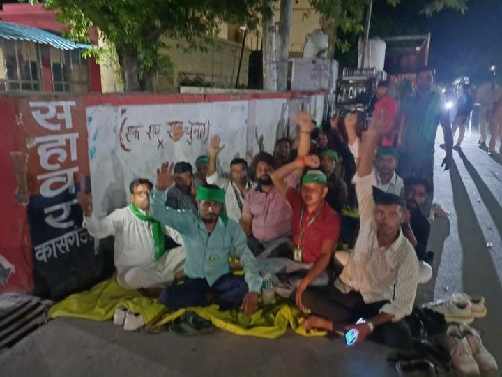 Bhakiyu surrounded the police station, workers sat on strike