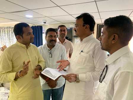 Sirohi: BJP Nagar Mandal President Chirag Rawal met Premchand Bairwa roadways bus services improvement demand