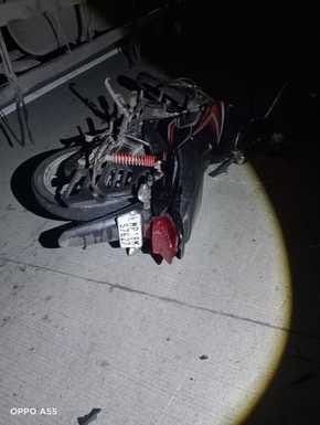 Bike collides with truck parked on the roadside, young man dies, wife critical