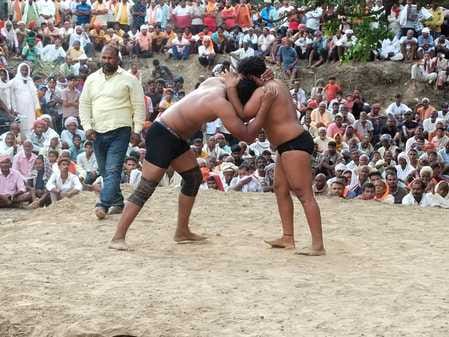 Bharat Kesari Rameshwar Yadav, Mrityunjay and Rishu won the wrestling match