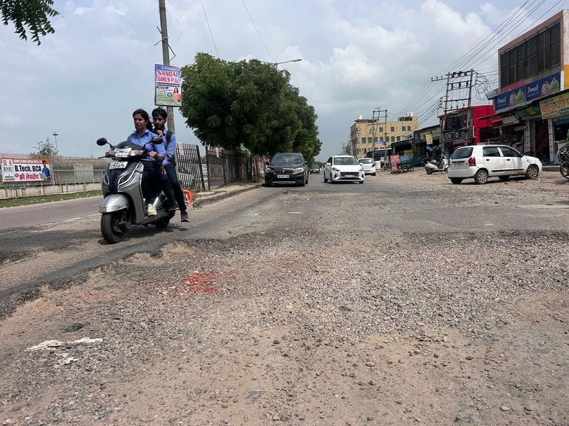 Development work worth 40 crores in the city, orders to fill potholes on roads immediately