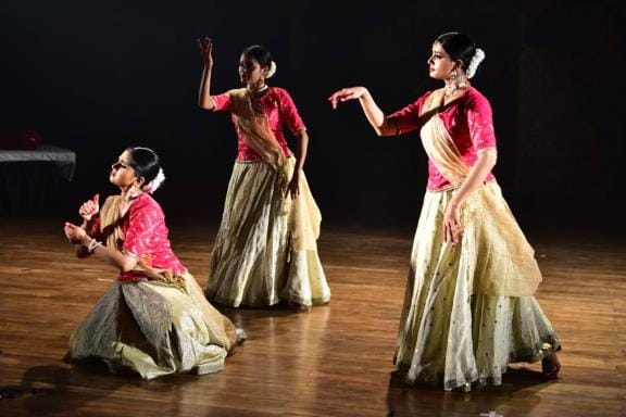 Presentation of Kathak and dance drama under Dastan-e-Awadh