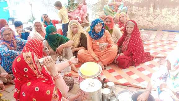 Welfare Society celebrated Laddu Gopal's sixth day